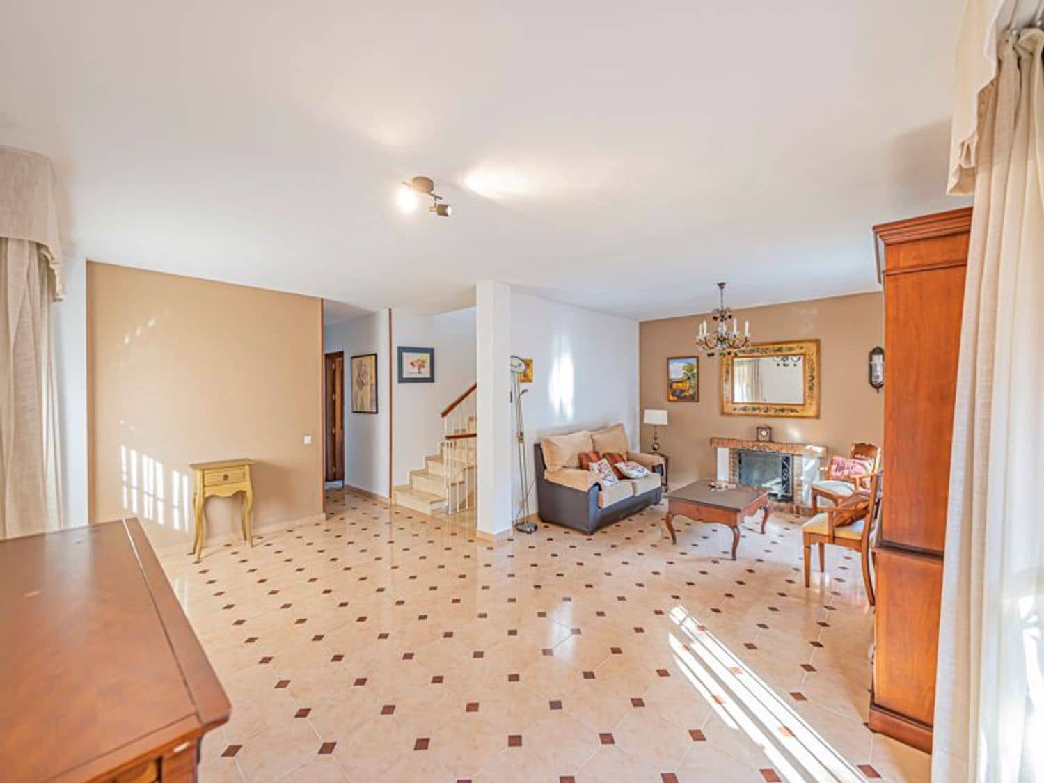 5 soverom Villa til salgs i Marbella med svømmebasseng garasje - € 999 900 (Ref: 10070344)