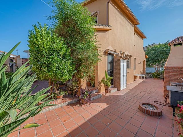 5 soverom Villa til salgs i Divina Pastora, Marbella med svømmebasseng garasje - € 999 900 (Ref: 10070344)