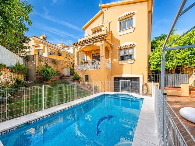5 soverom Villa til salgs i Divina Pastora, Marbella med svømmebasseng garasje - € 999 900 (Ref: 10070344)