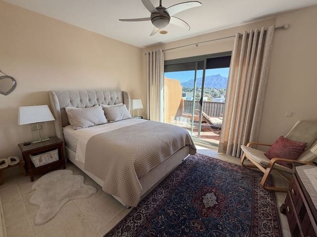 Apartamento de 3 habitaciones en Atalaya-Isdabe, Estepona en venta con piscina garaje - 795.000 € (Ref: 10090100)