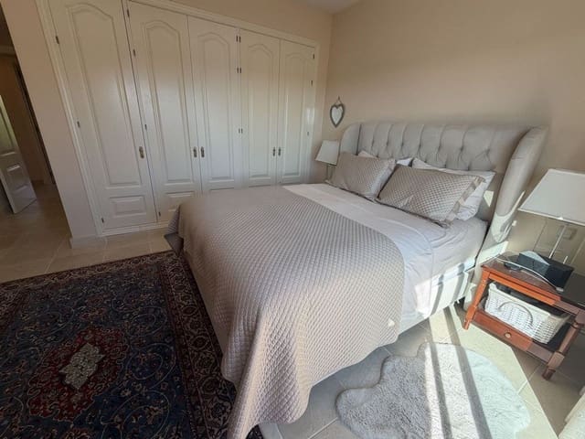 Apartamento de 3 habitaciones en Atalaya-Isdabe, Estepona en venta con piscina garaje - 795.000 € (Ref: 10090100)