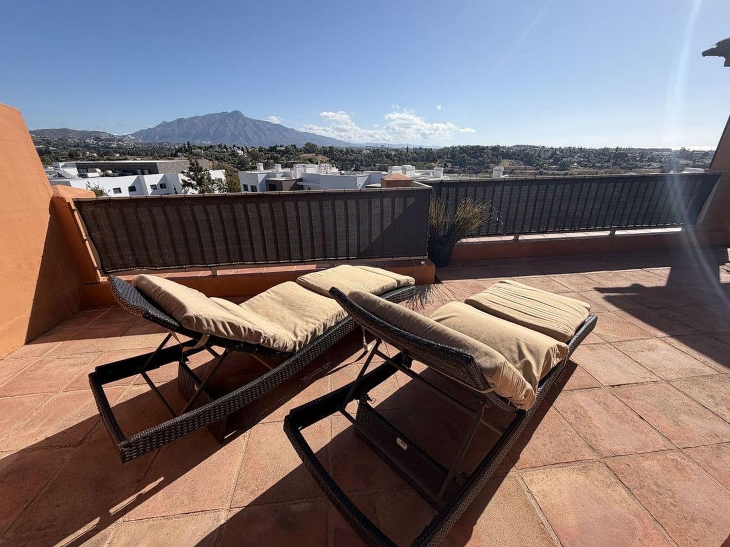 Apartamento de 3 habitaciones en Atalaya-Isdabe en venta con piscina garaje - 795.000 € (Ref: 10090100)