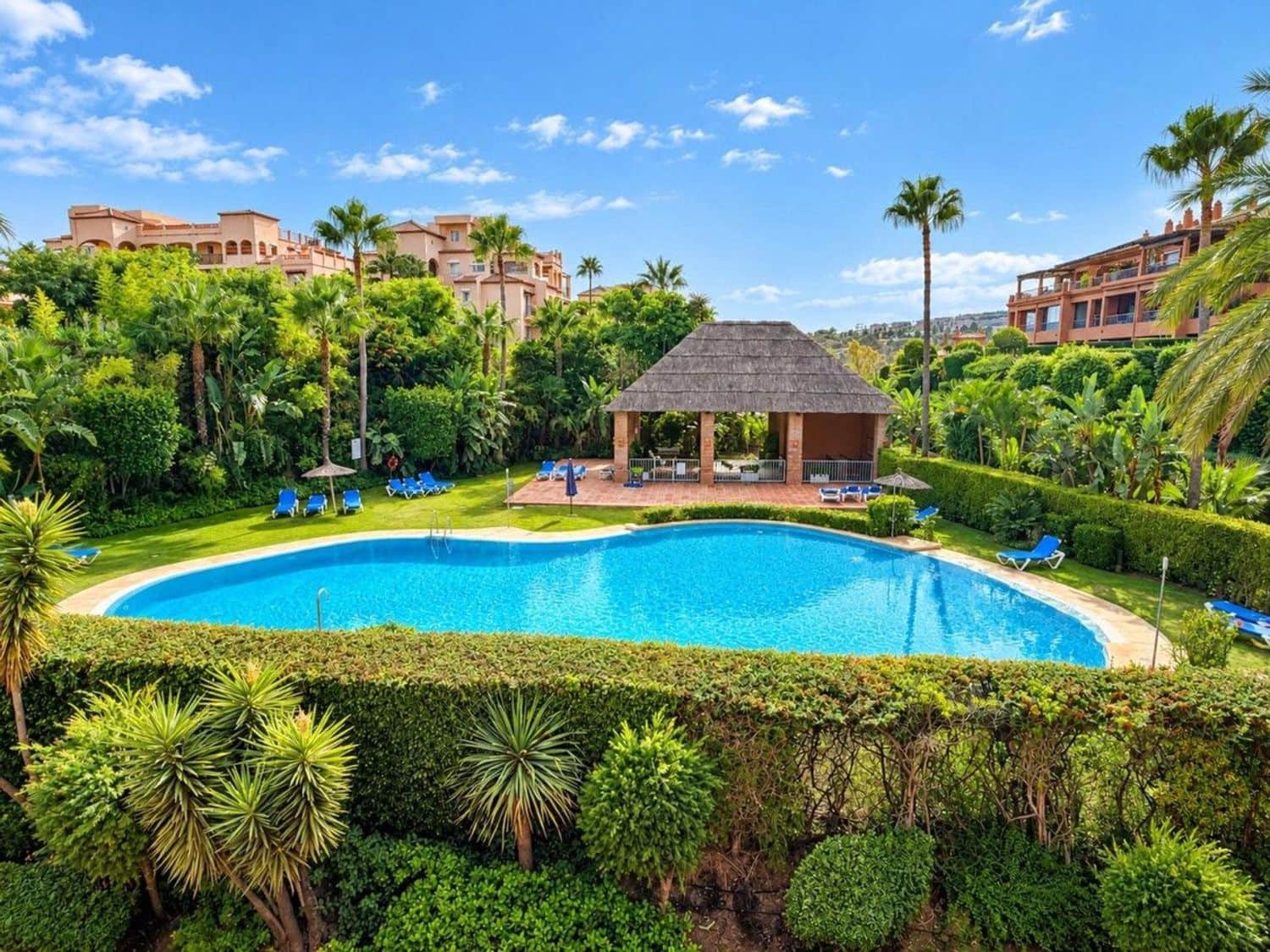 Apartamento de 3 habitaciones en Atalaya-Isdabe en venta con piscina garaje - 795.000 € (Ref: 10090100)
