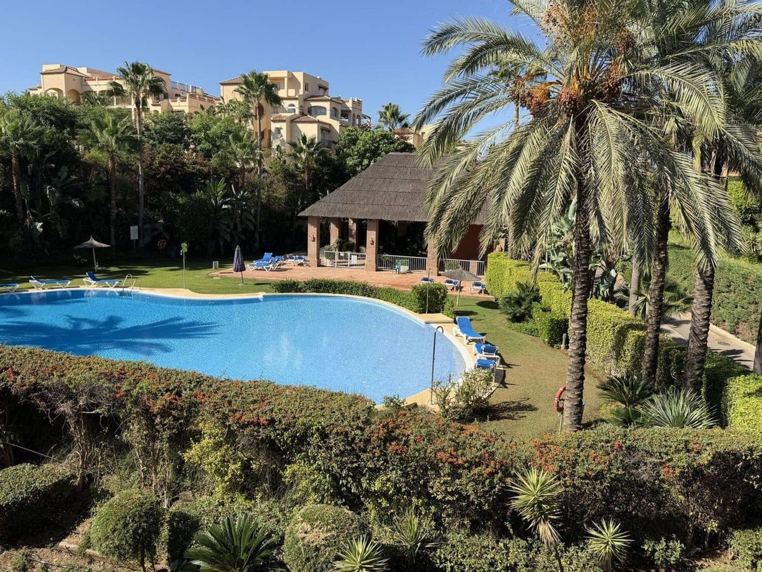 Apartamento de 3 habitaciones en Atalaya-Isdabe en venta con piscina garaje - 795.000 € (Ref: 10090100)