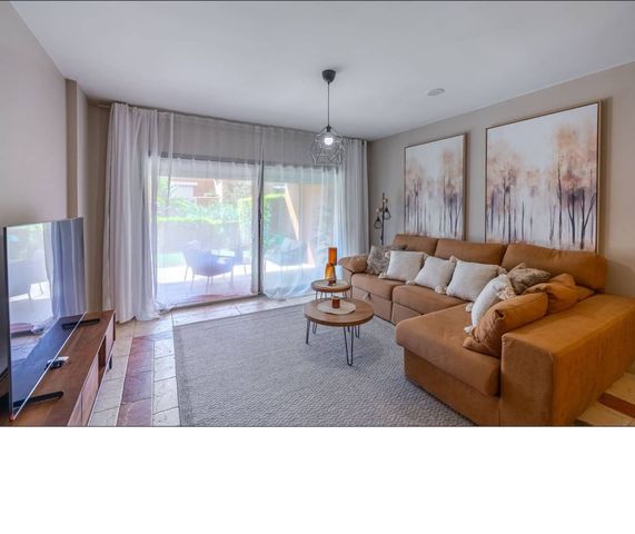 3 Zimmer Apartment zu verkaufen in La Alquería, Estepona mit Pool Garage - 650.000 € (Ref: 10090101)
