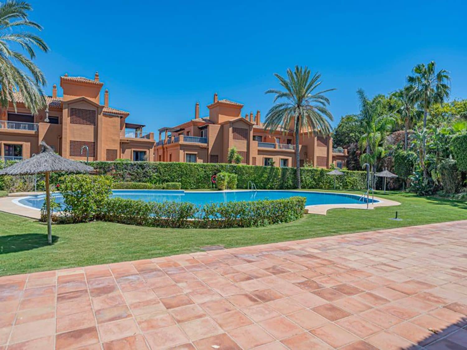 3 bedroom Apartment for sale in New Golden Mile with pool garage - € 650,000 (Ref: 10090101)