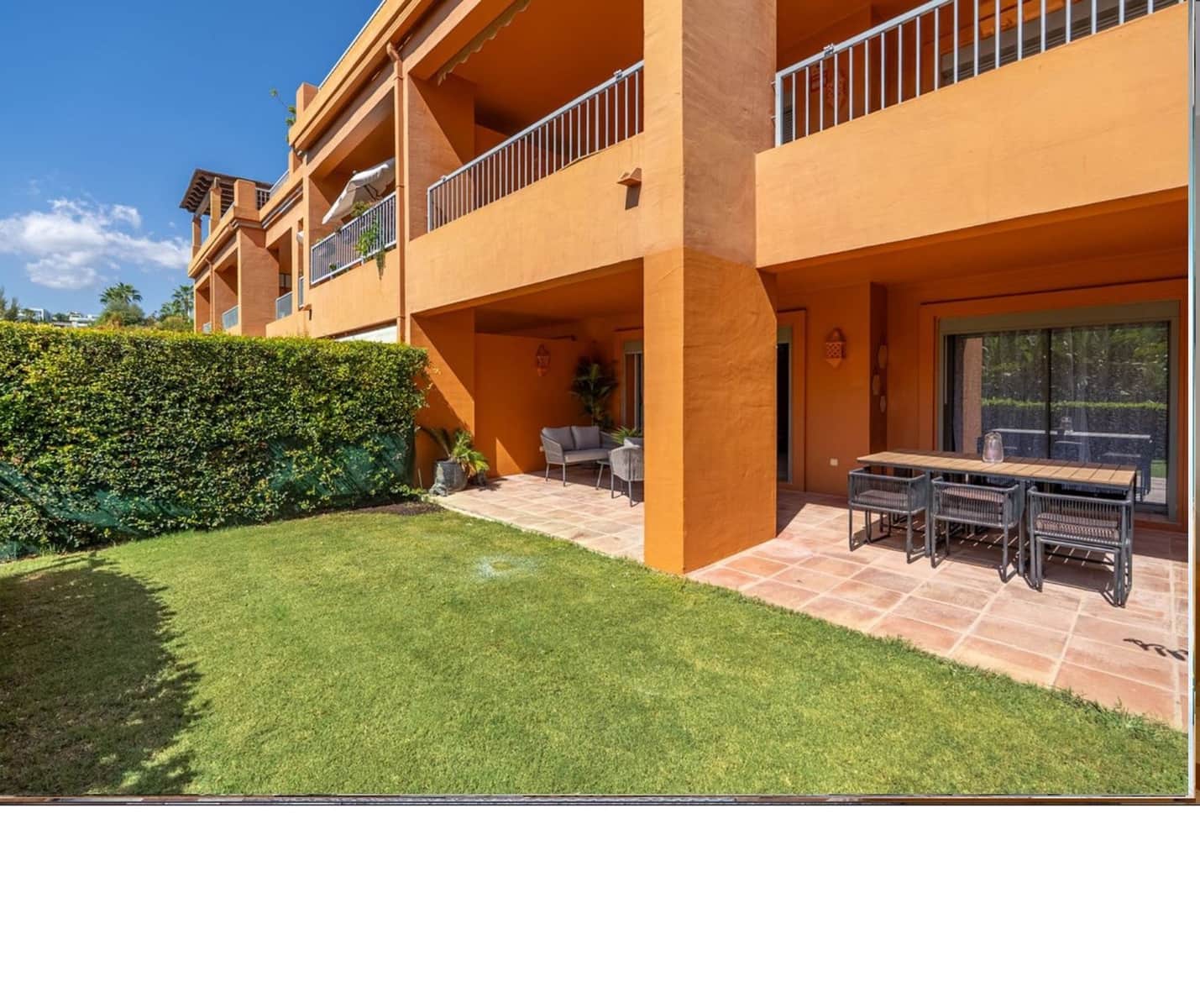 3 bedroom Apartment for sale in New Golden Mile with pool garage - € 650,000 (Ref: 10090101)
