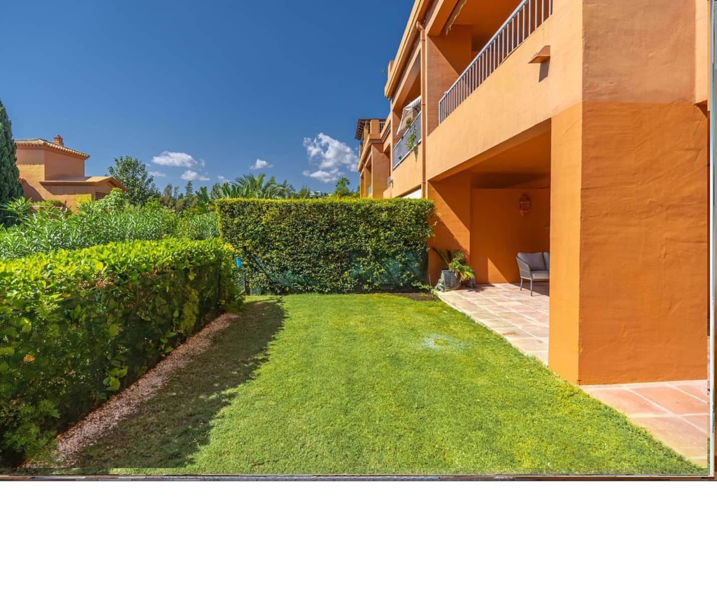 3 bedroom Apartment for sale in New Golden Mile with pool garage - € 650,000 (Ref: 10090101)