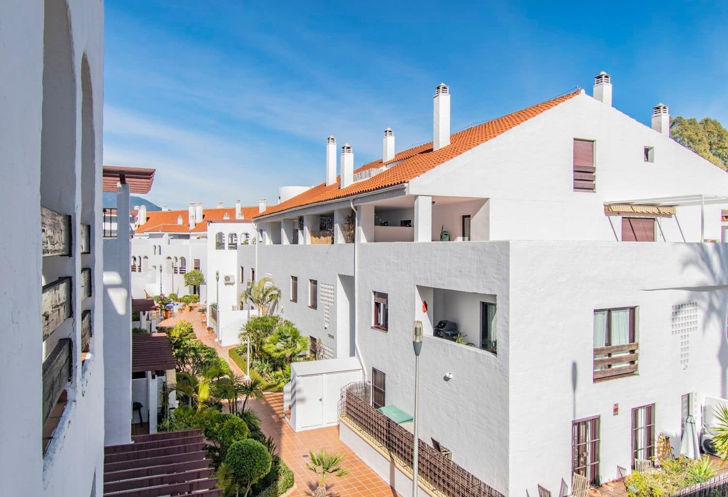 3 quarto Apartamento para venda em Nueva Andalucia com piscina garagem - 585 000 € (Ref: 10091040)