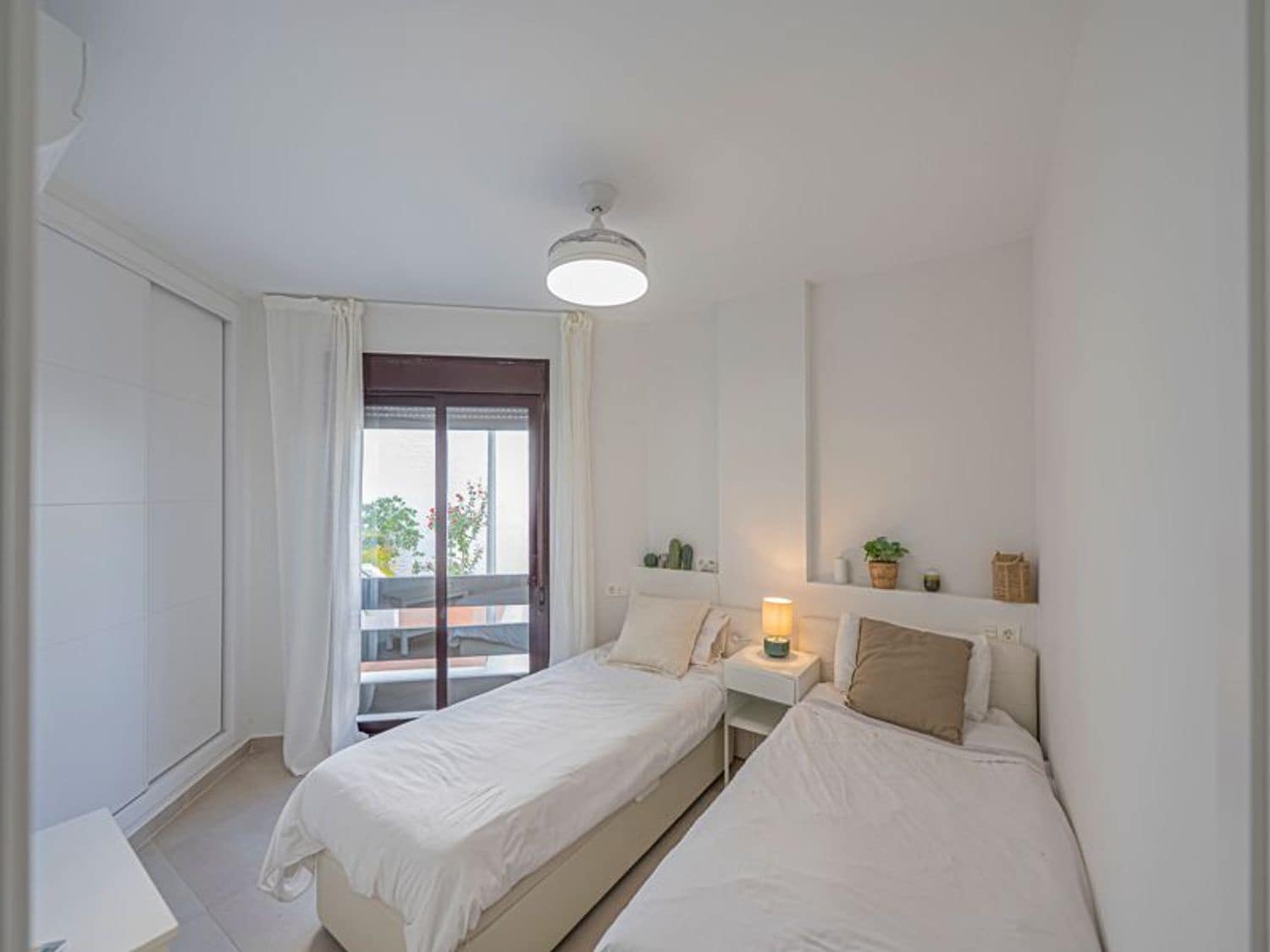 3 quarto Apartamento para venda em Nueva Andalucia com piscina garagem - 585 000 € (Ref: 10091040)