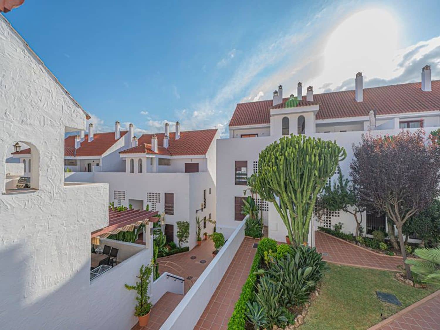 3 quarto Apartamento para venda em Nueva Andalucia com piscina garagem - 585 000 € (Ref: 10091040)
