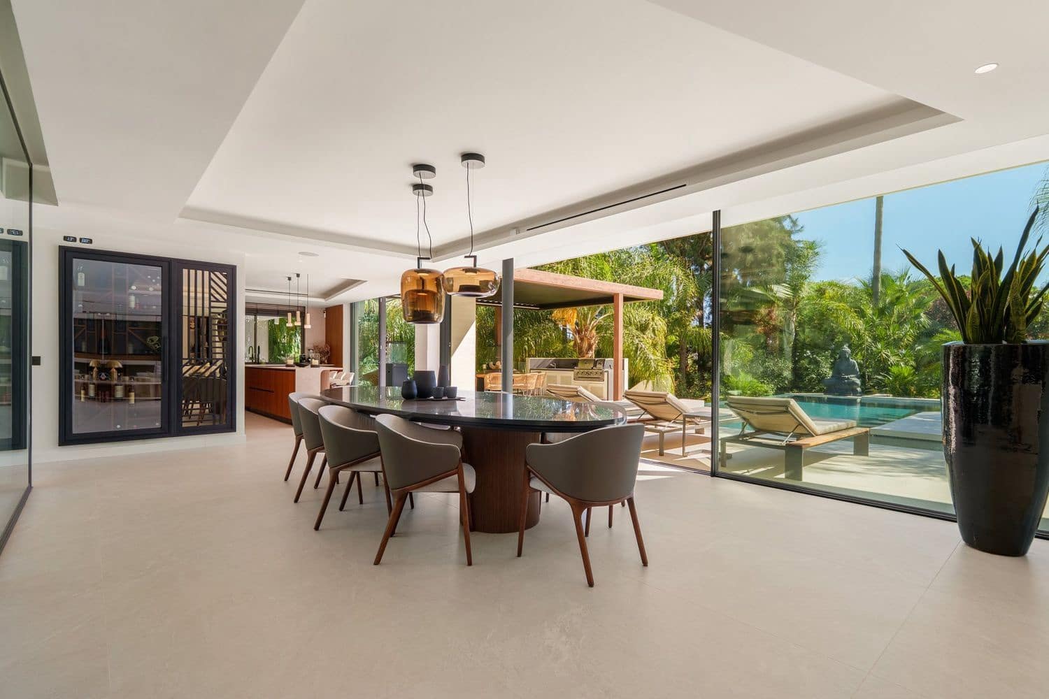 5 soveværelse Villa til salg i Cabopino med swimmingpool garage - € 5.875.000 (Ref: 10091044)