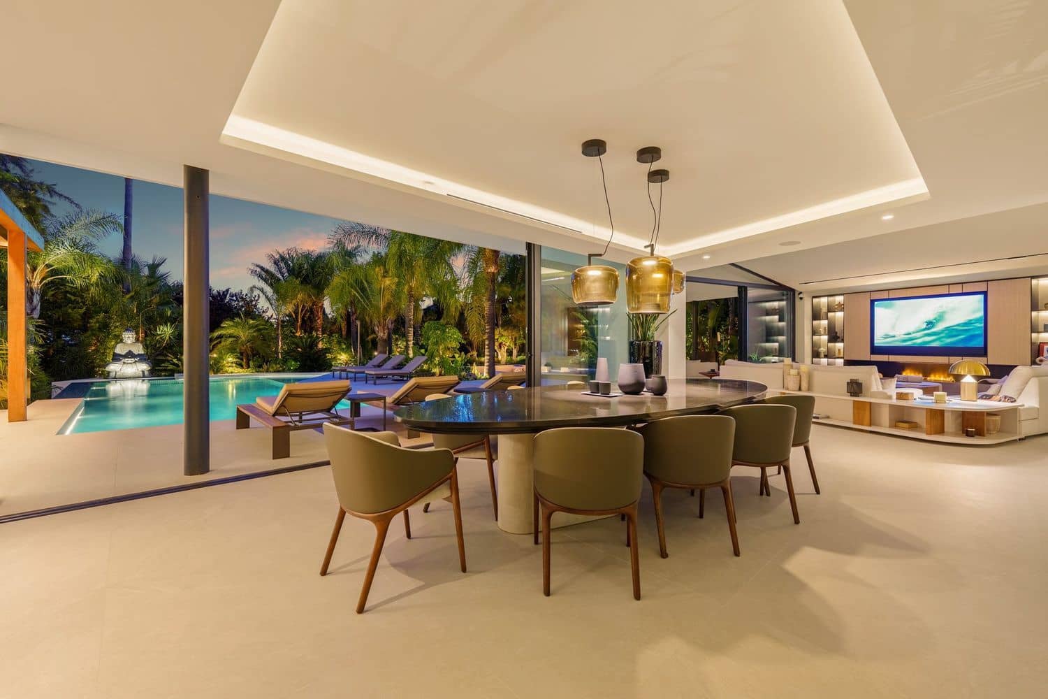 5 soveværelse Villa til salg i Cabopino med swimmingpool garage - € 5.875.000 (Ref: 10091044)