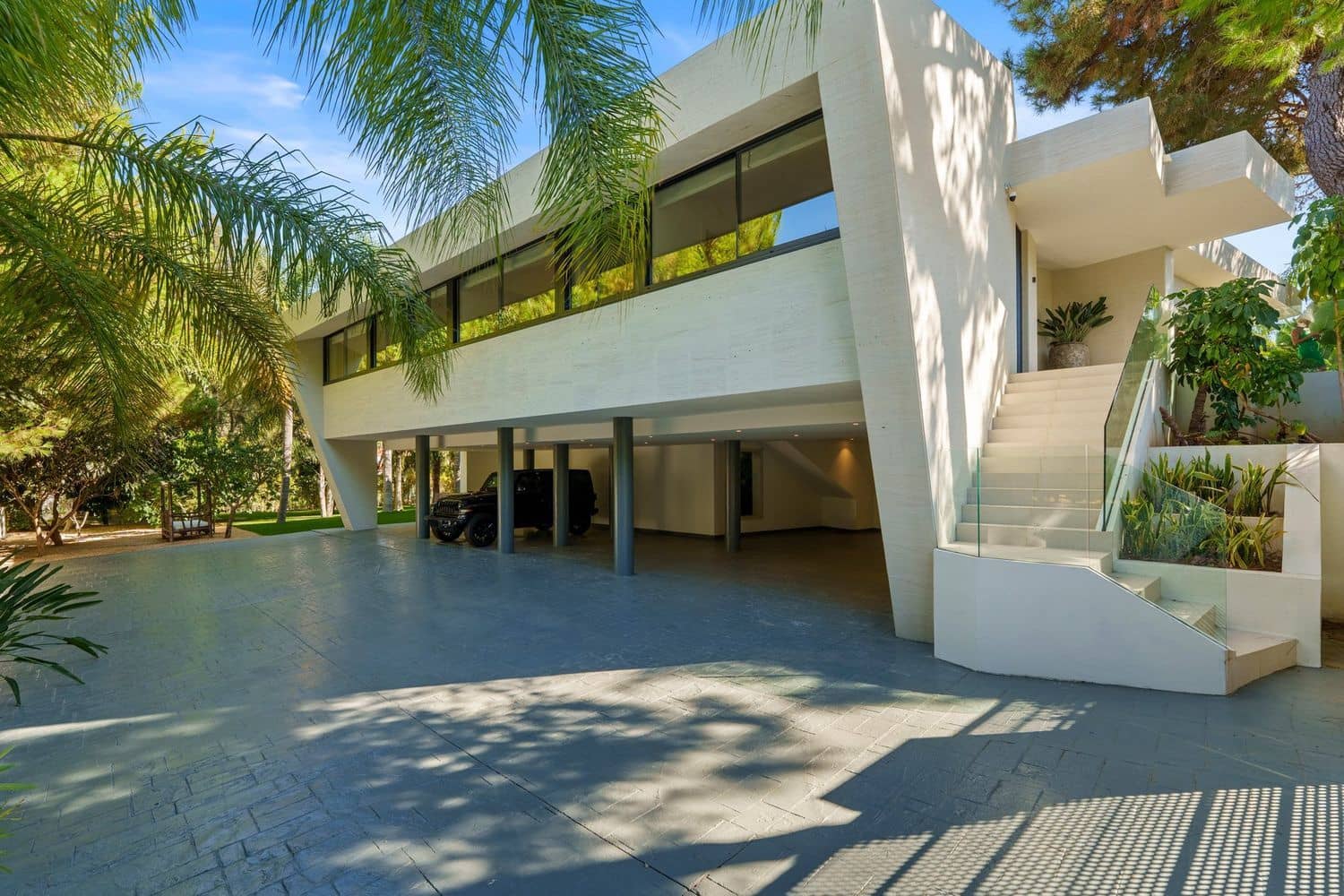 5 soveværelse Villa til salg i Cabopino med swimmingpool garage - € 5.875.000 (Ref: 10091044)