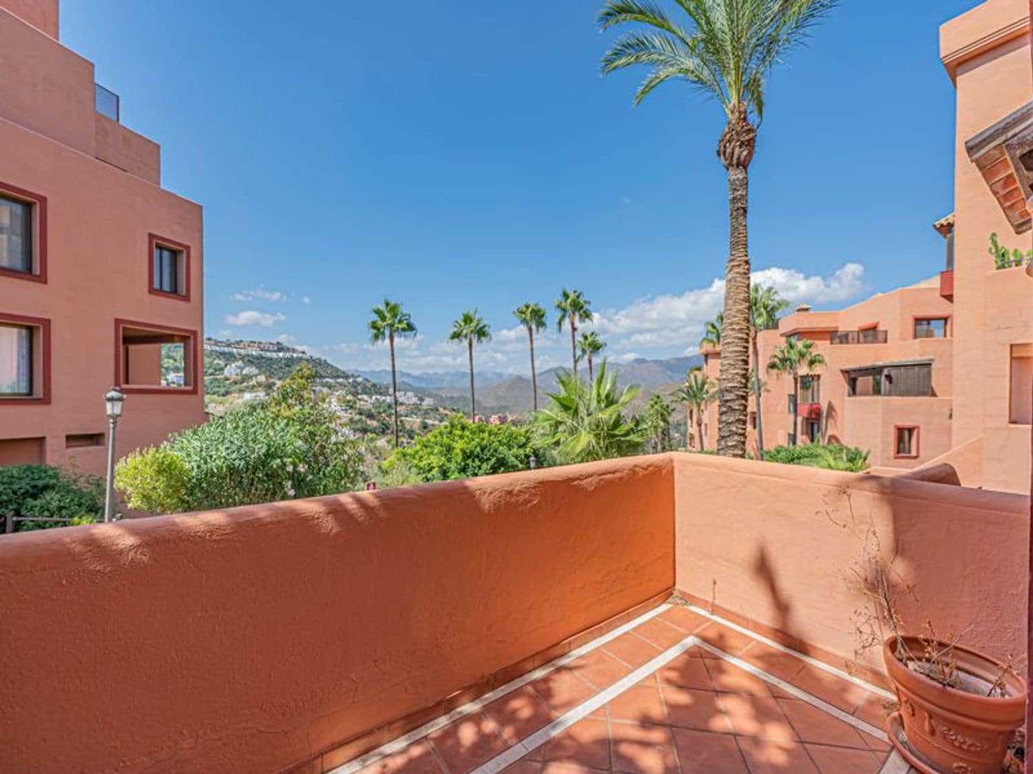 2 quarto Apartamento para venda em La Mairena com piscina garagem - 470 000 € (Ref: 10110451)