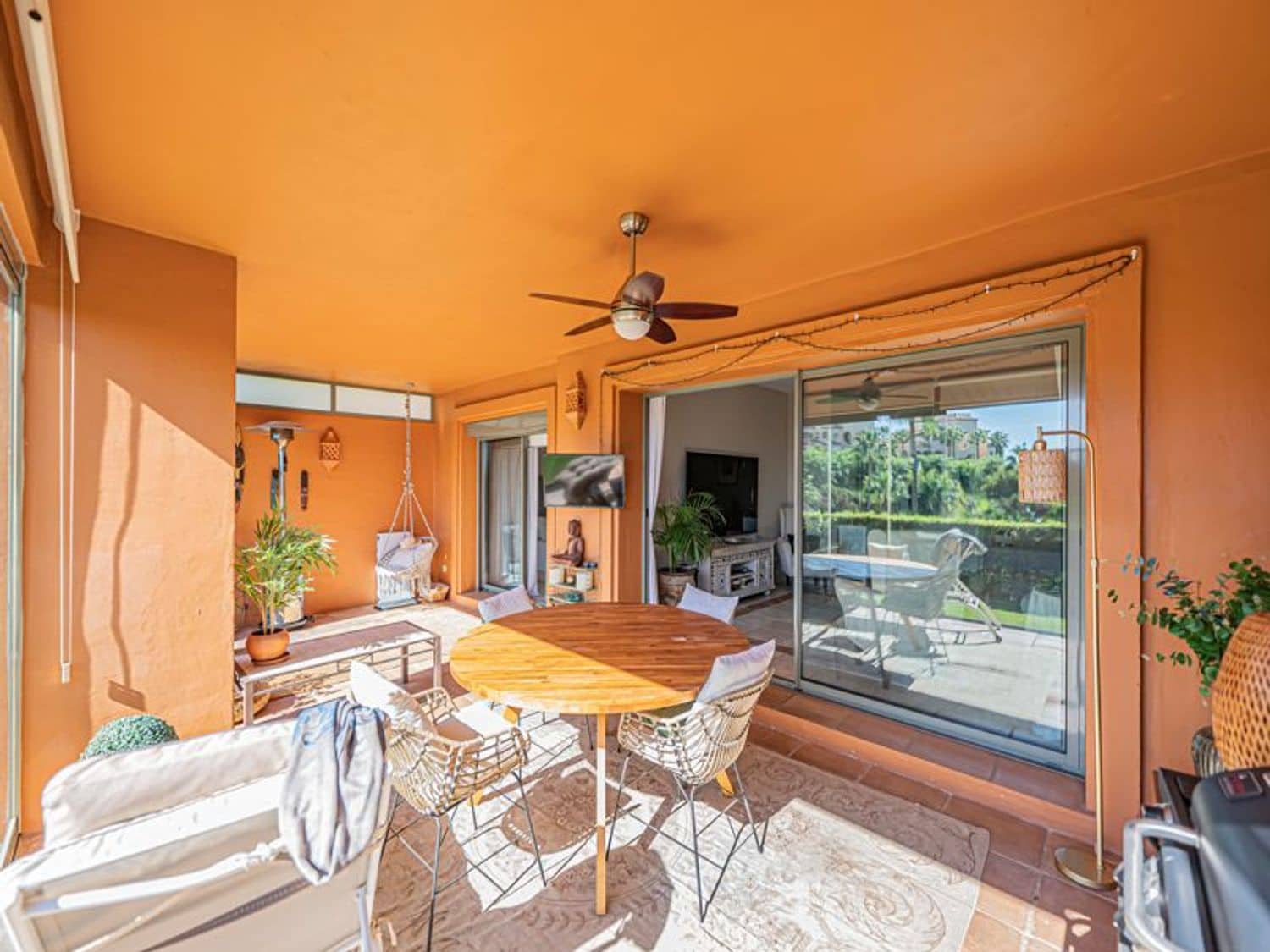 2 quarto Apartamento para venda em Benahavis com piscina garagem - 529 000 € (Ref: 10110452)