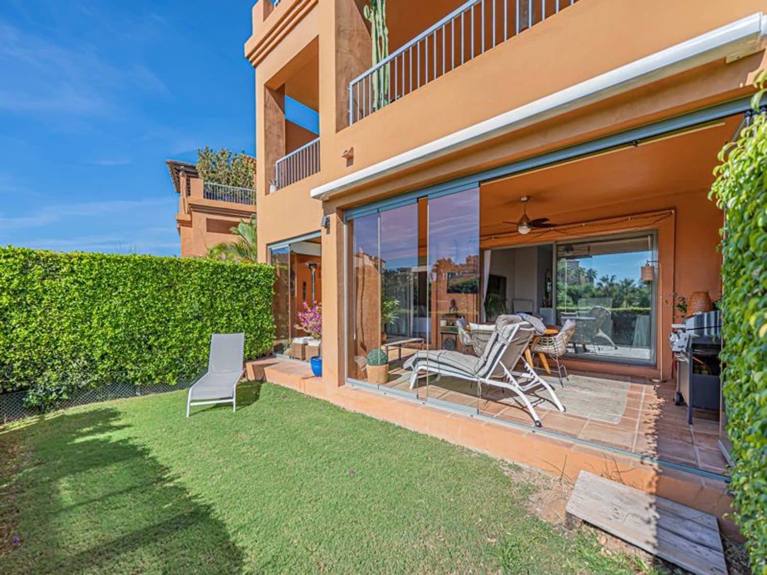 2 quarto Apartamento para venda em Benahavis com piscina garagem - 529 000 € (Ref: 10110452)