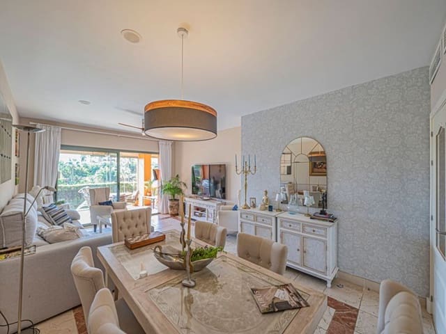 Apartamento de 2 habitaciones en El Paraíso, Benahavís en venta con piscina garaje - 529.000 € (Ref: 10110452)