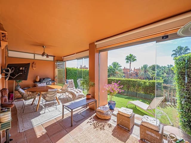 Apartamento de 2 habitaciones en El Paraíso, Benahavís en venta con piscina garaje - 529.000 € (Ref: 10110452)
