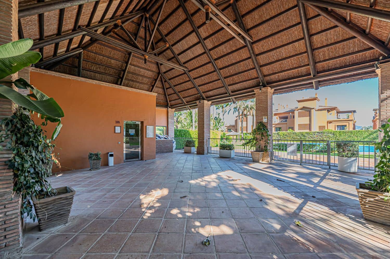 2 quarto Apartamento para venda em Benahavis com piscina garagem - 529 000 € (Ref: 10110452)
