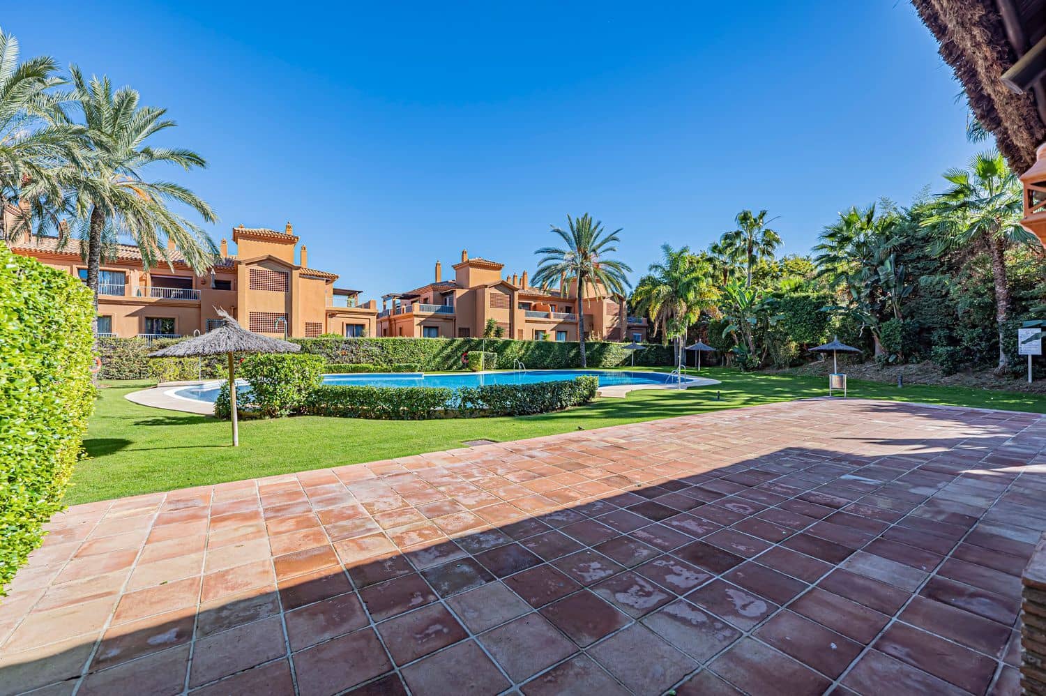 2 quarto Apartamento para venda em Benahavis com piscina garagem - 529 000 € (Ref: 10110452)