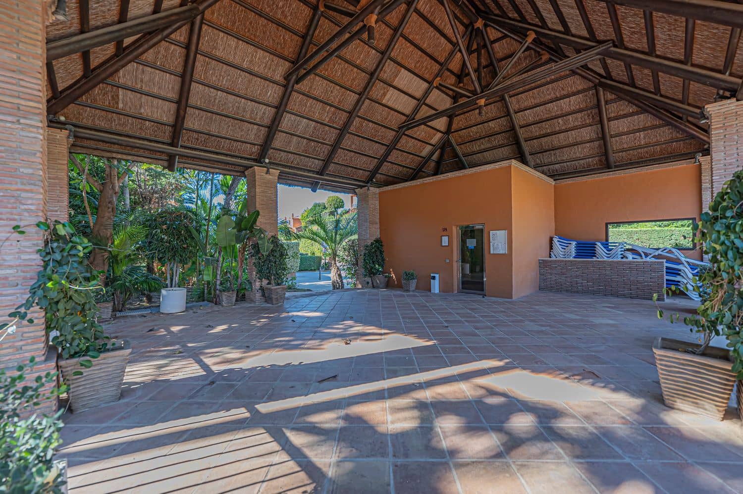 2 quarto Apartamento para venda em Benahavis com piscina garagem - 529 000 € (Ref: 10110452)