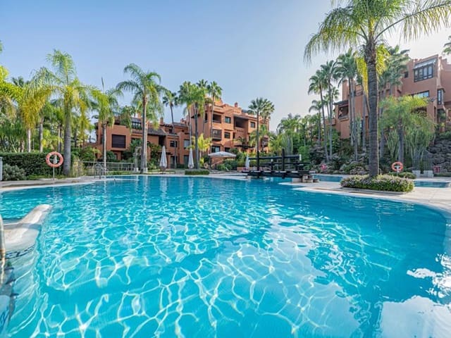 3 camera da letto Appartamento in vendita in La Dama de Noche - La Alzambra, Marbella con piscina garage - 4.200.000 € (Rif: 10110453)