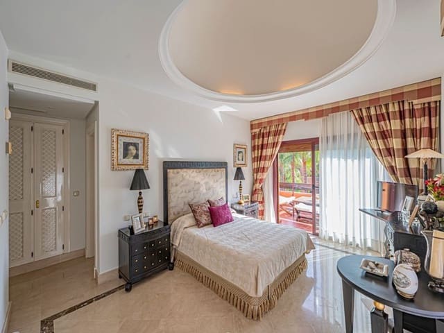 3 camera da letto Appartamento in vendita in La Dama de Noche - La Alzambra, Marbella con piscina garage - 4.200.000 € (Rif: 10110453)