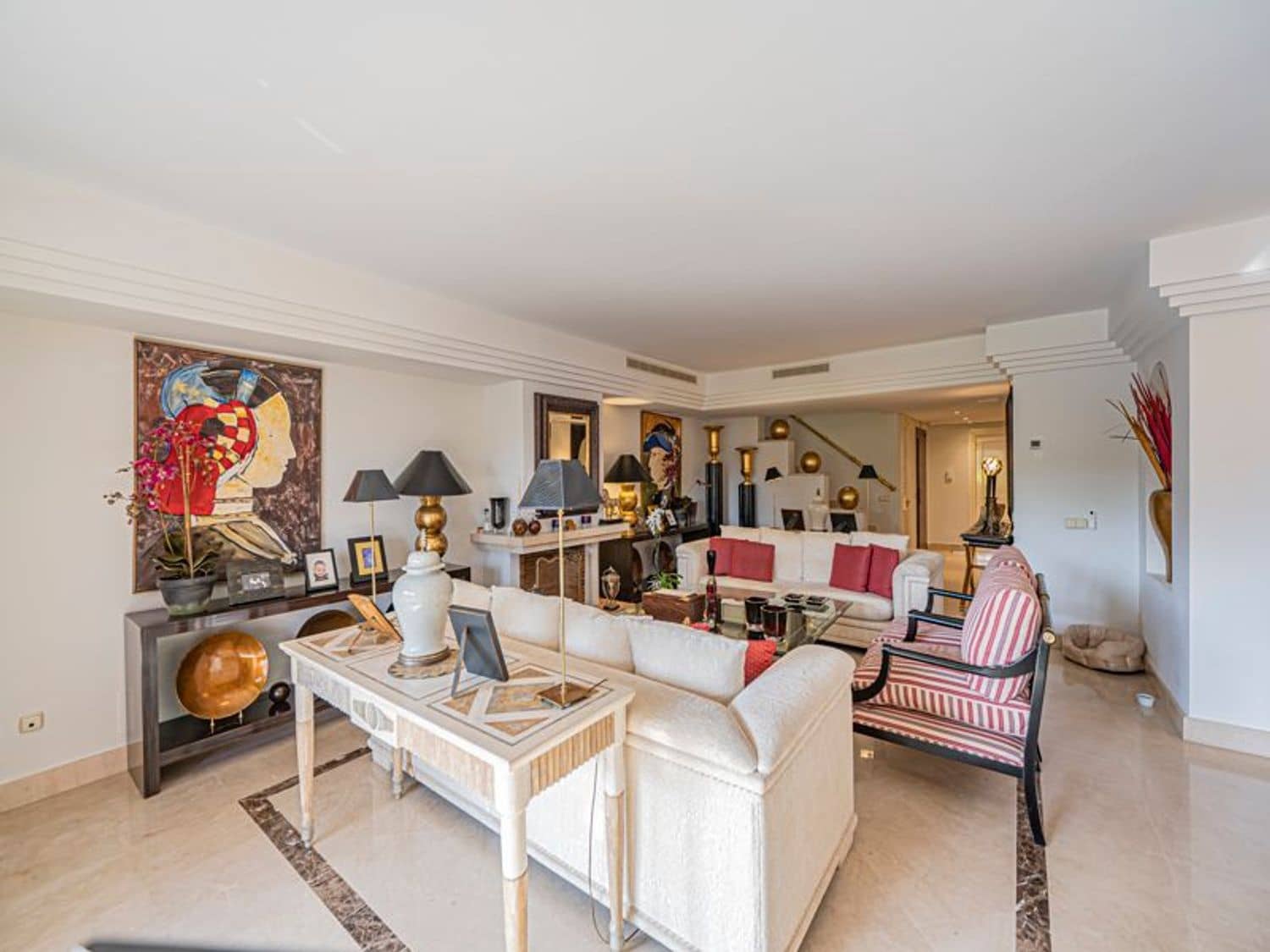 3 camera da letto Appartamento in vendita in Nueva Andalucia con piscina garage - 4.200.000 € (Rif: 10110453)