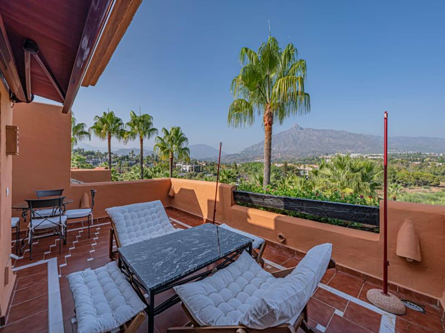 3 camera da letto Appartamento in vendita in Nueva Andalucia con piscina garage - 4.200.000 € (Rif: 10110453)