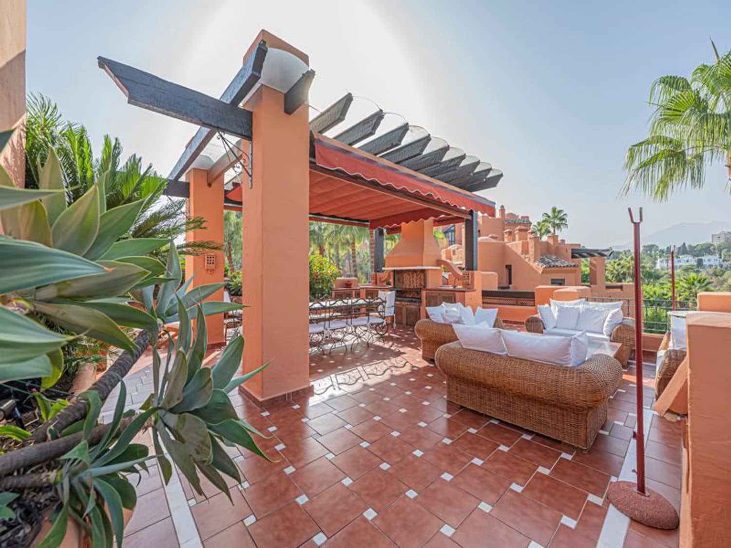 3 camera da letto Appartamento in vendita in Nueva Andalucia con piscina garage - 4.200.000 € (Rif: 10110453)