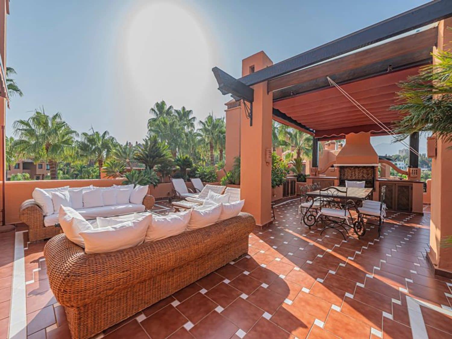 3 camera da letto Appartamento in vendita in Nueva Andalucia con piscina garage - 4.200.000 € (Rif: 10110453)