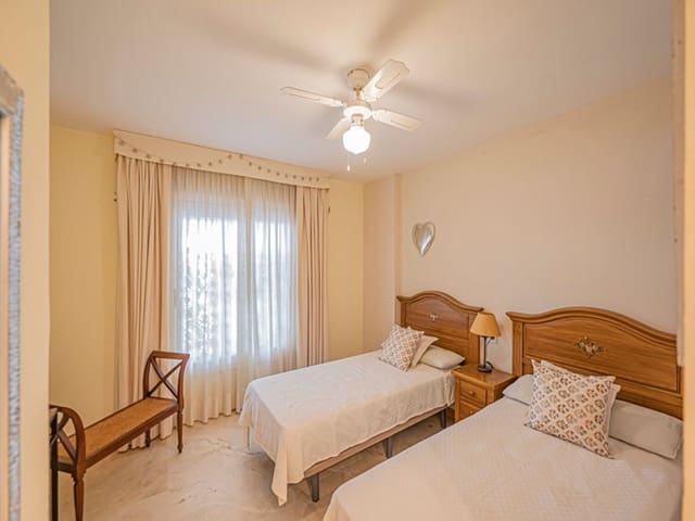 2 soverom Leilighet til salgs i Guadalmina Alta, Marbella med svømmebasseng garasje - € 420 000 (Ref: 10110454)
