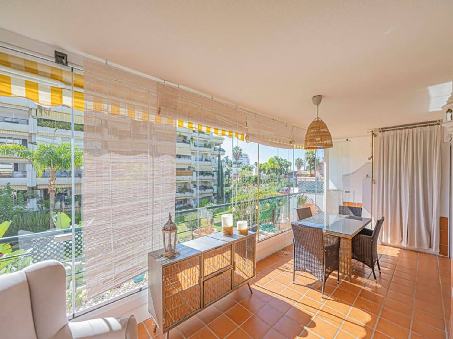 2 soverom Leilighet til salgs i San Pedro de Alcantara med svømmebasseng garasje - € 420 000 (Ref: 10110454)