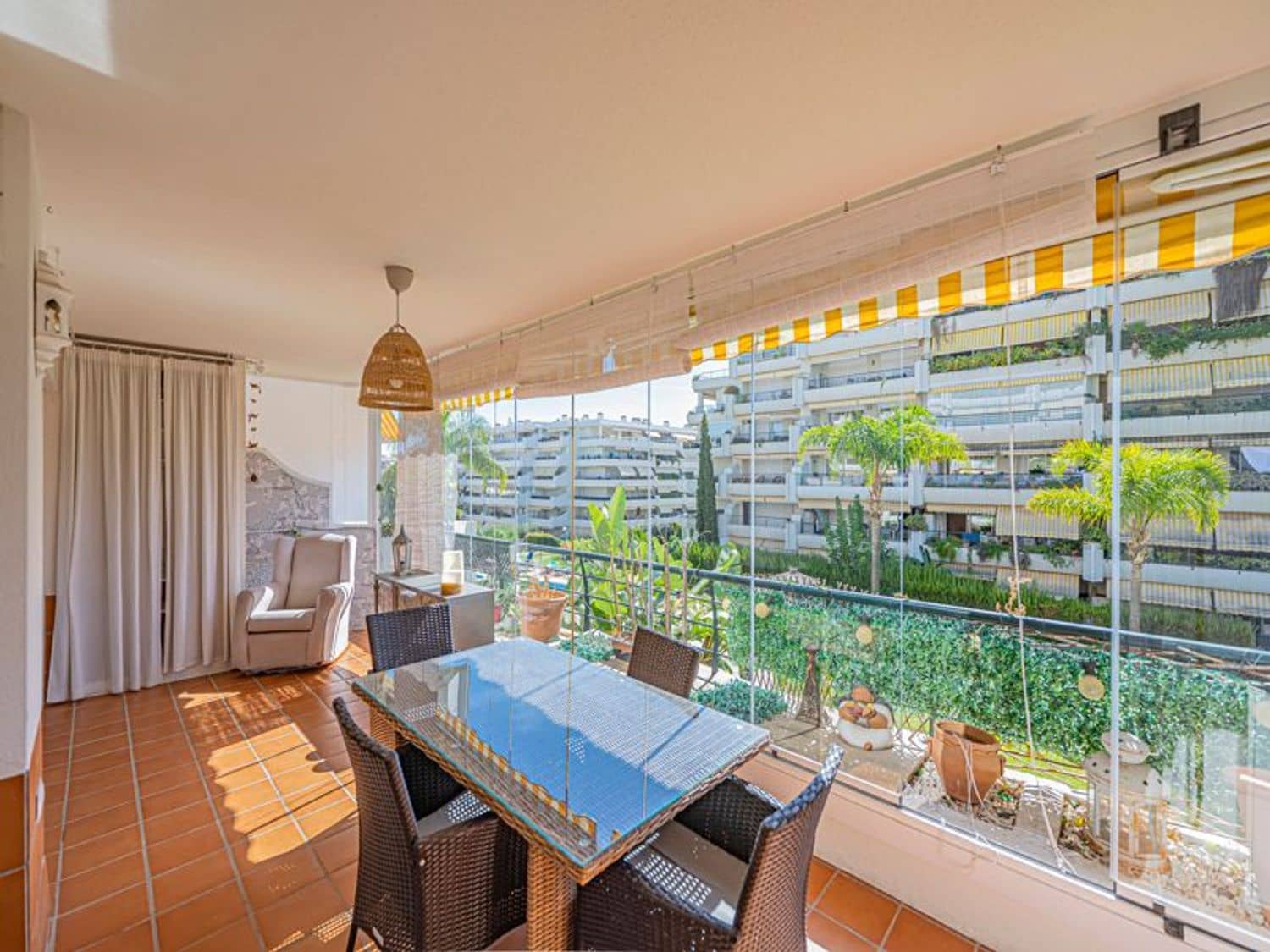 2 soverom Leilighet til salgs i San Pedro de Alcantara med svømmebasseng garasje - € 420 000 (Ref: 10110454)