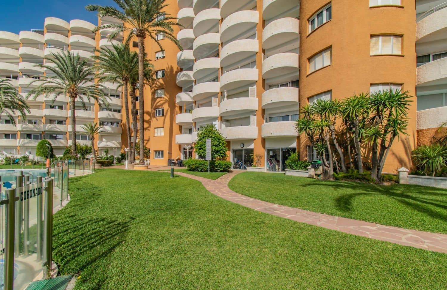 Leilighet til salgs i Marbesa med svømmebasseng garasje - € 295 000 (Ref: 10132343)