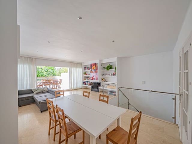 Apartamento de 4 habitaciones en Río Real, Marbella en venta con piscina garaje - 1.290.000 € (Ref: 10132344)