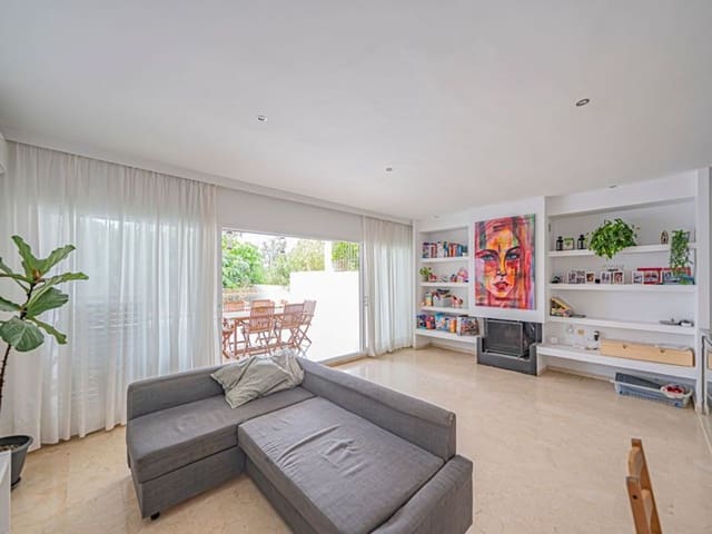 Apartamento de 4 habitaciones en Río Real, Marbella en venta con piscina garaje - 1.290.000 € (Ref: 10132344)