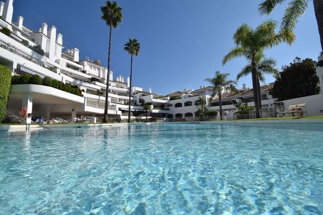 Apartamento de 4 habitaciones en Río Real, Marbella en venta con piscina garaje - 1.290.000 € (Ref: 10132344)