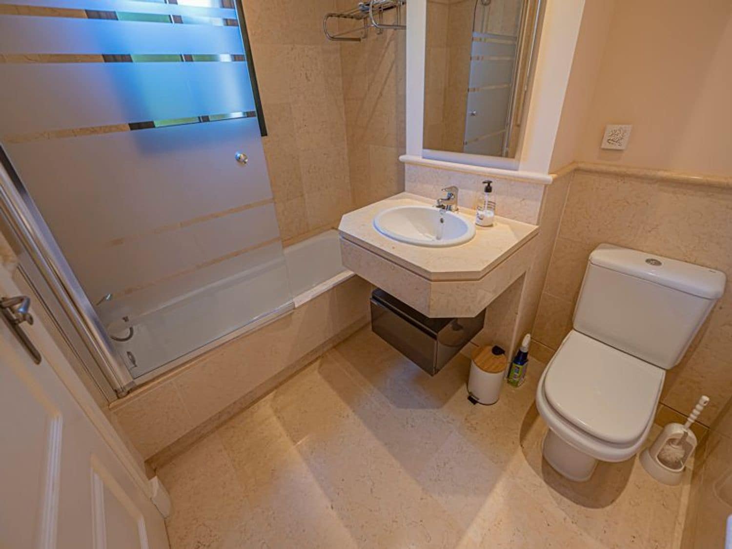 3 sypialnia Apartament na sprzedaż w Benahavis z basenem garażem - 899 000 € (Ref: 10132345)