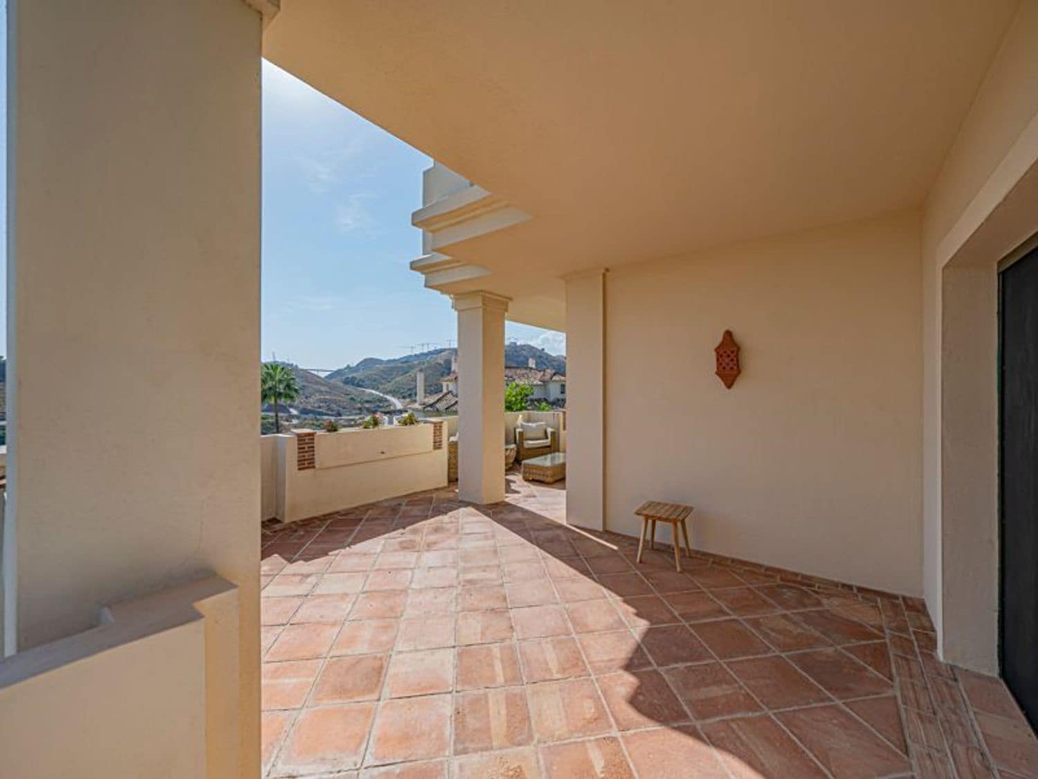 3 sypialnia Apartament na sprzedaż w Benahavis z basenem garażem - 899 000 € (Ref: 10132345)