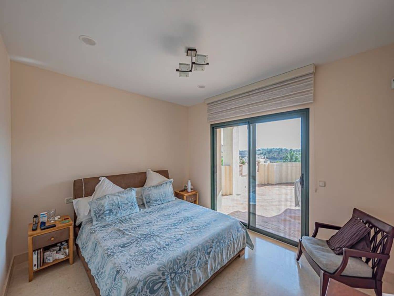 3 sypialnia Apartament na sprzedaż w Benahavis z basenem garażem - 899 000 € (Ref: 10132345)
