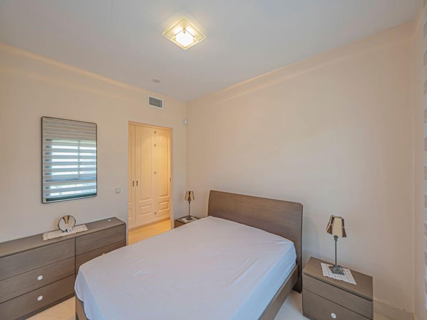 3 sypialnia Apartament na sprzedaż w Benahavis z basenem garażem - 899 000 € (Ref: 10132345)