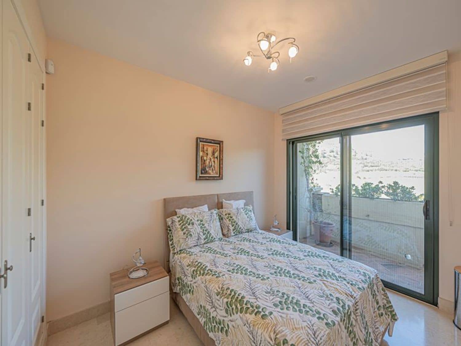 3 sypialnia Apartament na sprzedaż w Benahavis z basenem garażem - 899 000 € (Ref: 10132345)