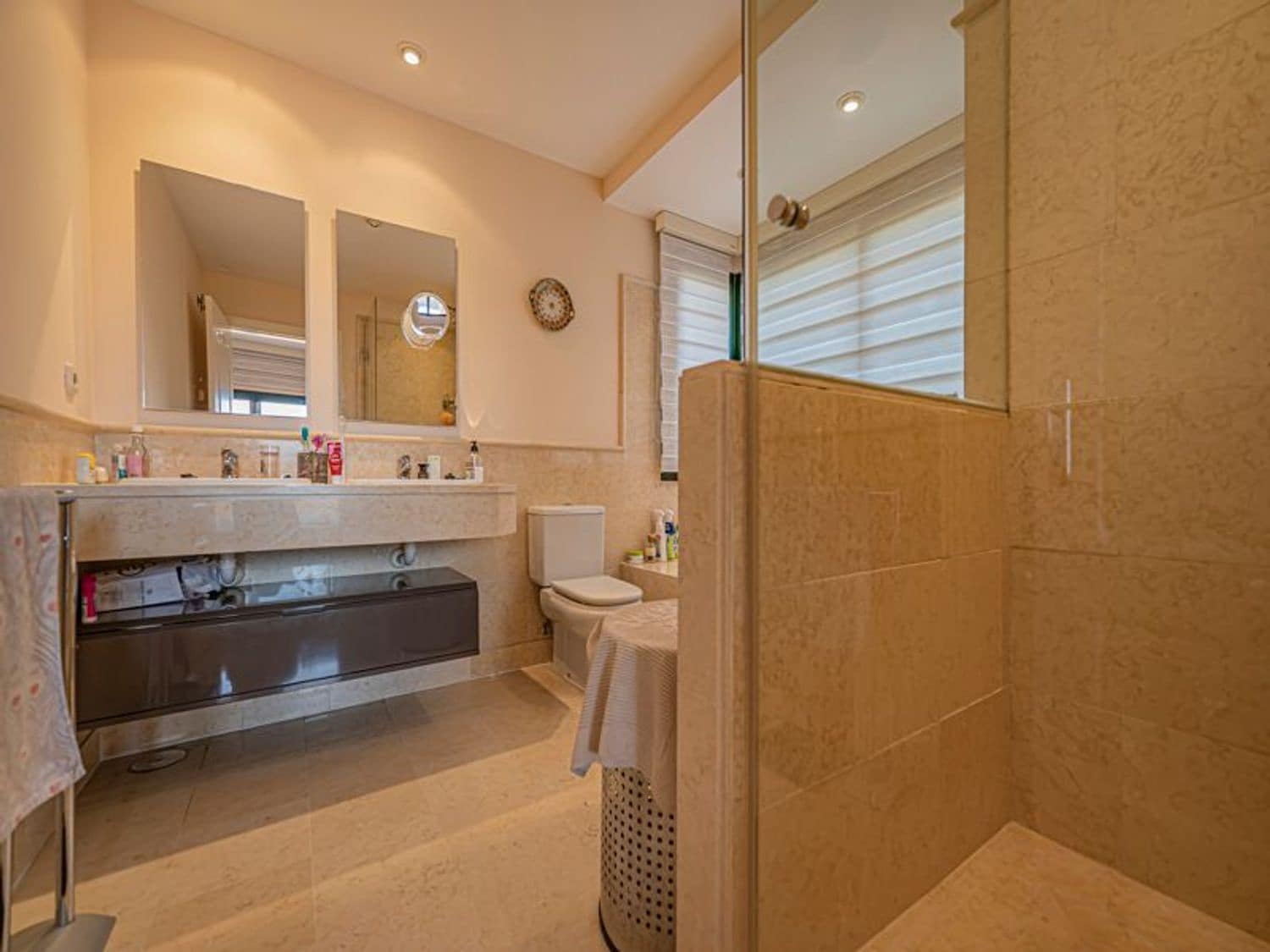 3 sypialnia Apartament na sprzedaż w Benahavis z basenem garażem - 899 000 € (Ref: 10132345)