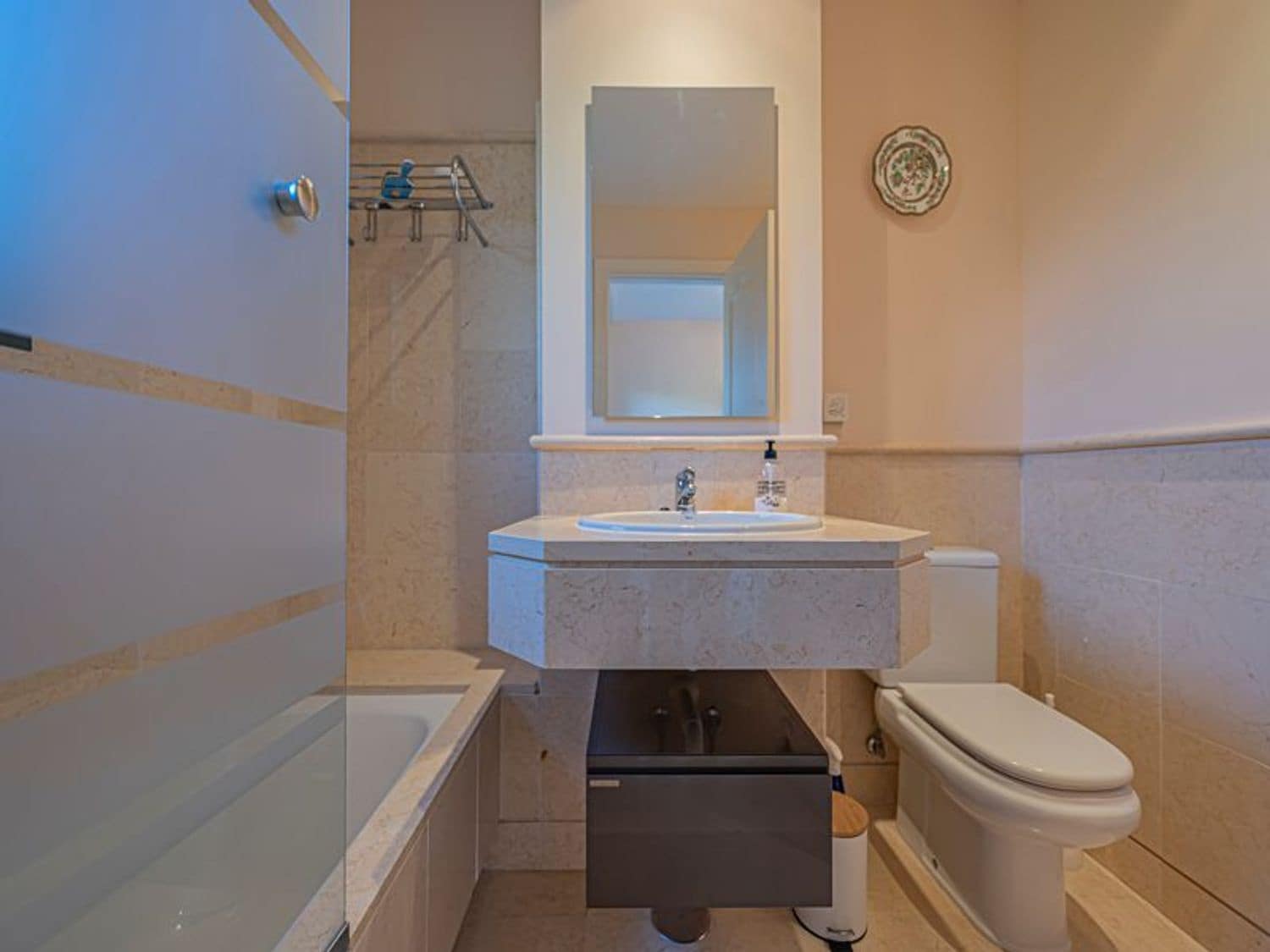 3 sypialnia Apartament na sprzedaż w Benahavis z basenem garażem - 899 000 € (Ref: 10132345)