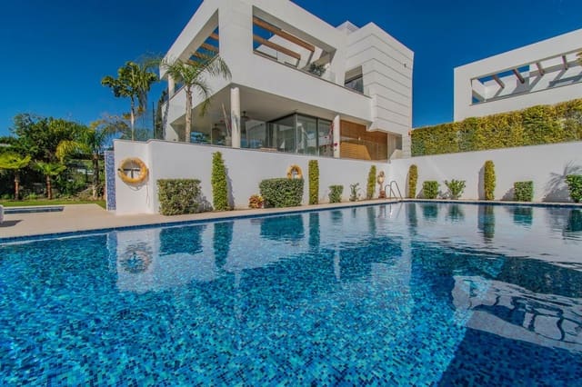 4 quarto Moradia para venda em Nueva Alcántara, Marbella com piscina garagem - 2 700 000 € (Ref: 10132348)