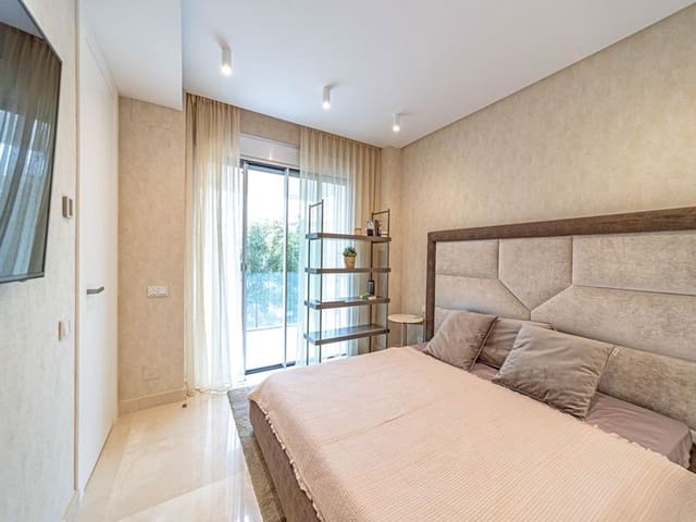 4 quarto Moradia para venda em Nueva Alcántara, Marbella com piscina garagem - 2 700 000 € (Ref: 10132348)