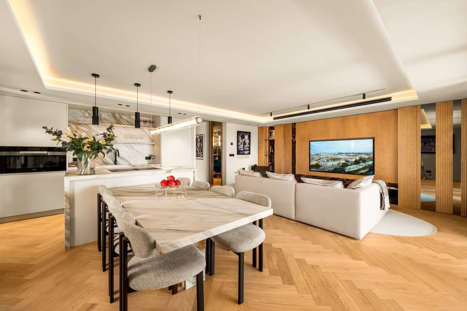 4 bedroom Apartment for sale in La Quinta with pool garage - € 1,595,000 (Ref: 10162116)