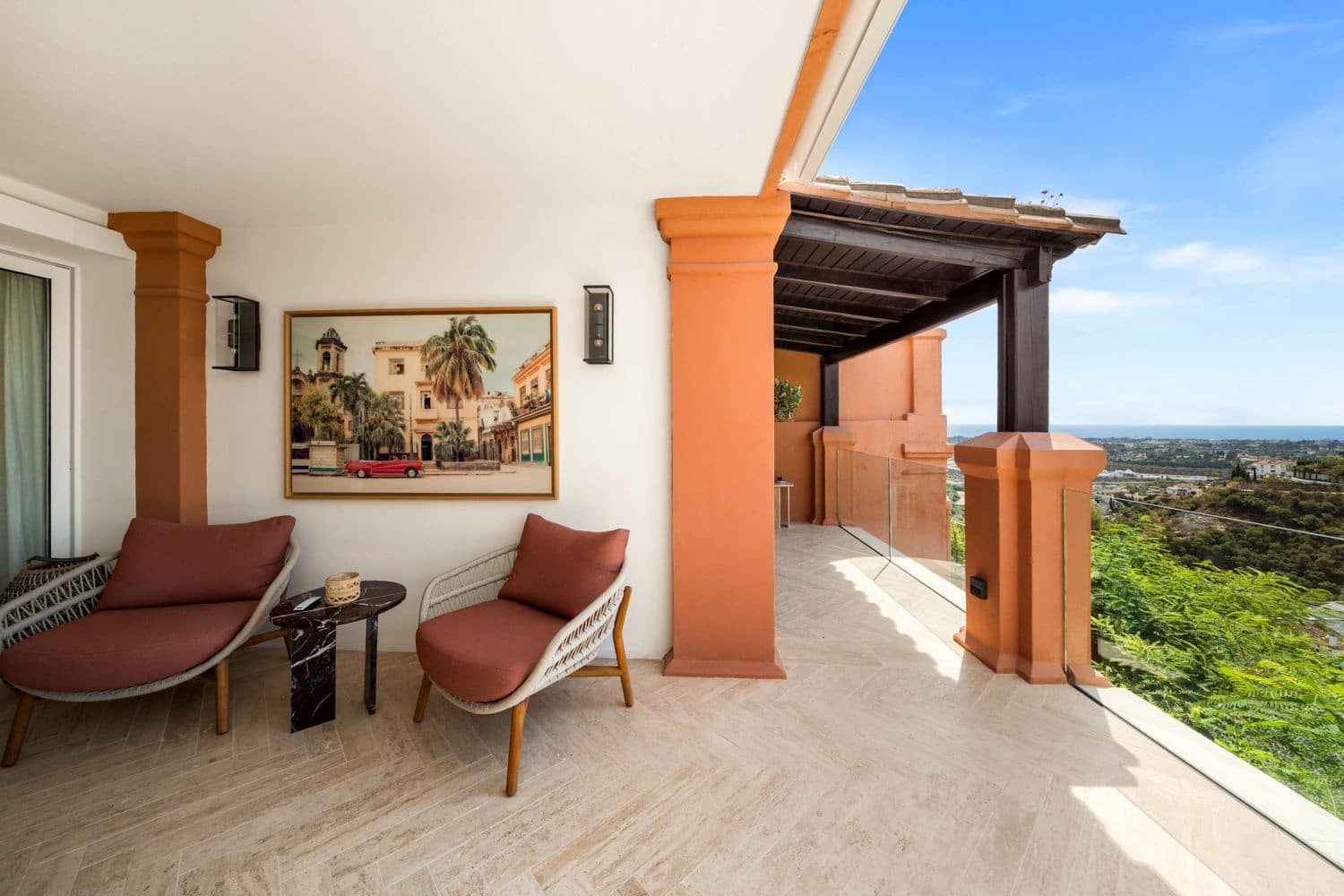 4 bedroom Apartment for sale in La Quinta with pool garage - € 1,595,000 (Ref: 10162116)